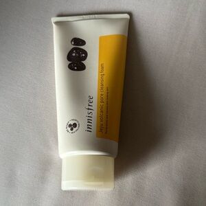 New Innisfree Jeju Volcanic Cleanser